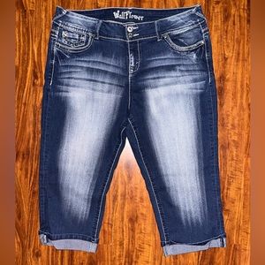 Wallflower Dark Wash Jean Capri